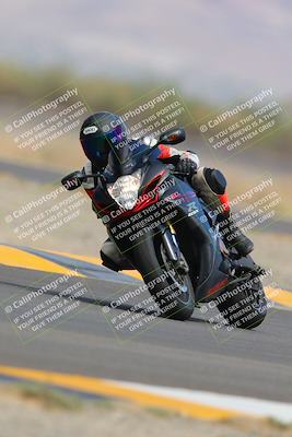 media/Sep-11-2022-SoCal Trackdays (Sun) [[81b7e951af]]/Turn 14 (1130am)/